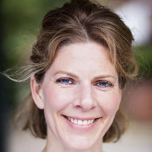 Elizabeth Eves