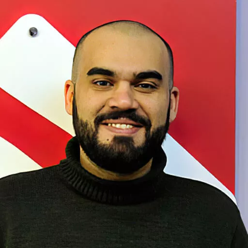پوریا کاکاوند