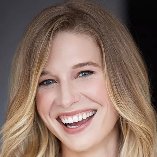 Ellen Woglom