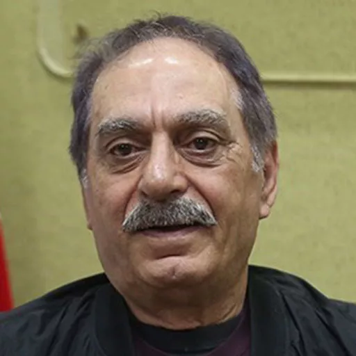 اکبر معززی