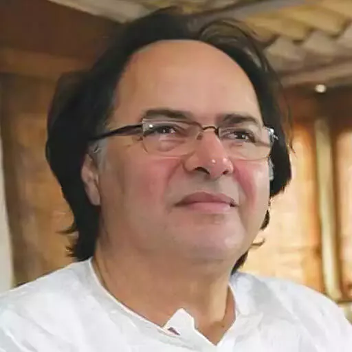 پراوین نیشول