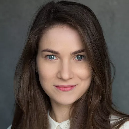 Lowri Izzard
