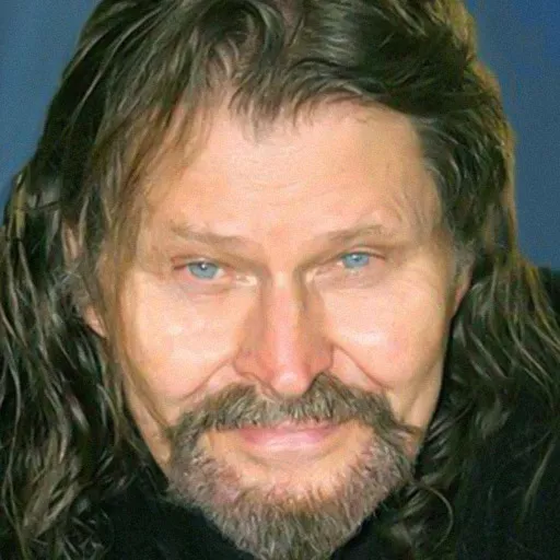 Bruce Glover