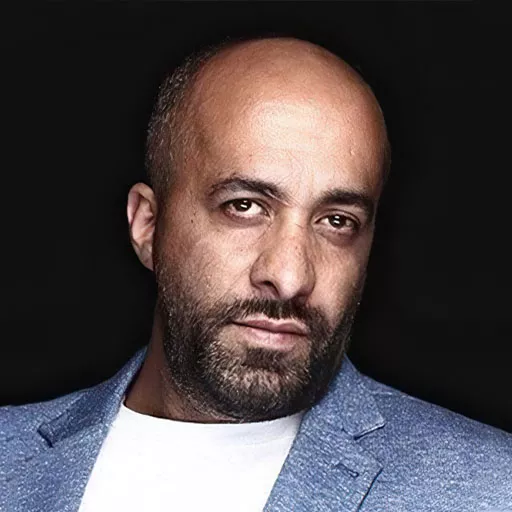 پیام احمدی نیا