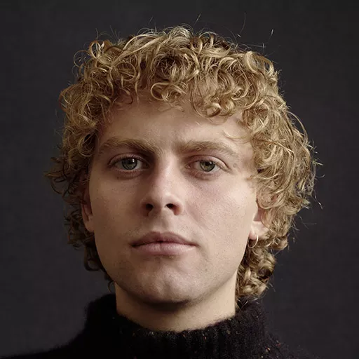 Thom Ashley