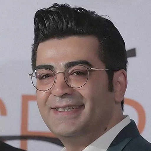 فرزاد حسنی