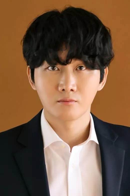 Yong-Jin Lee