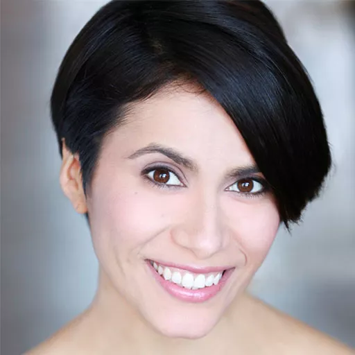 Cristina Vee