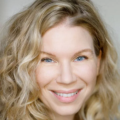 Julia Effertz