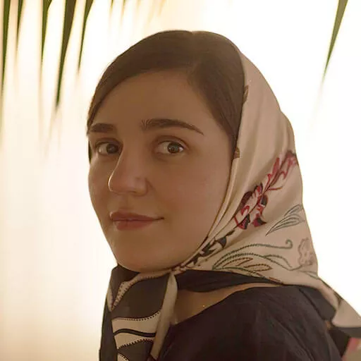 مونا احمدی