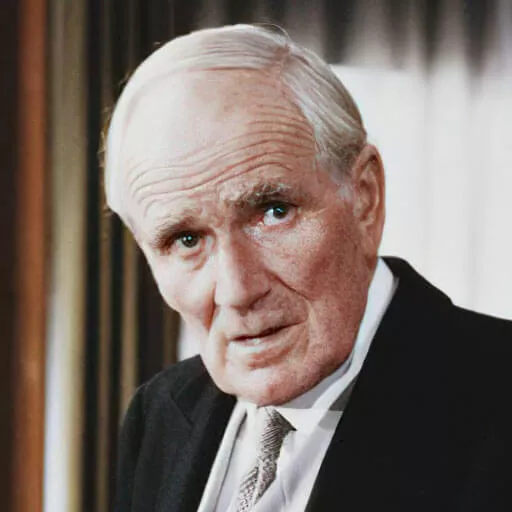 Desmond Llewelyn