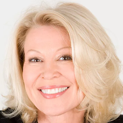 Leslie Easterbrook