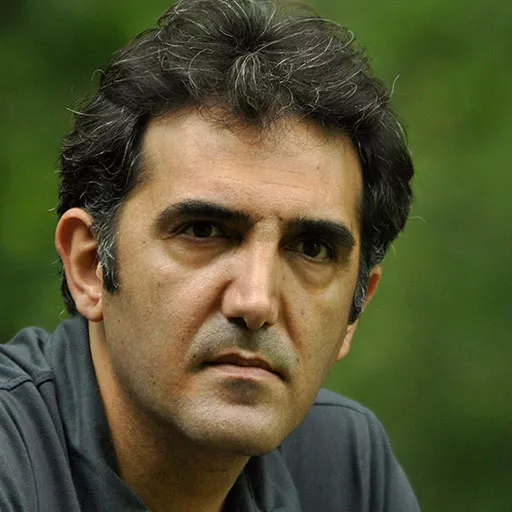 مهرداد کوروش نیا