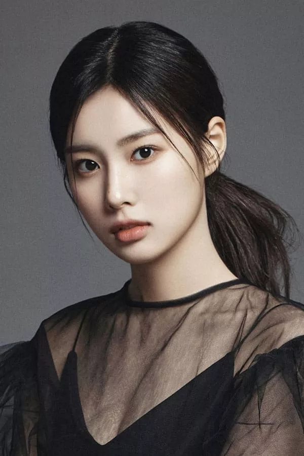 Kang Hyewon