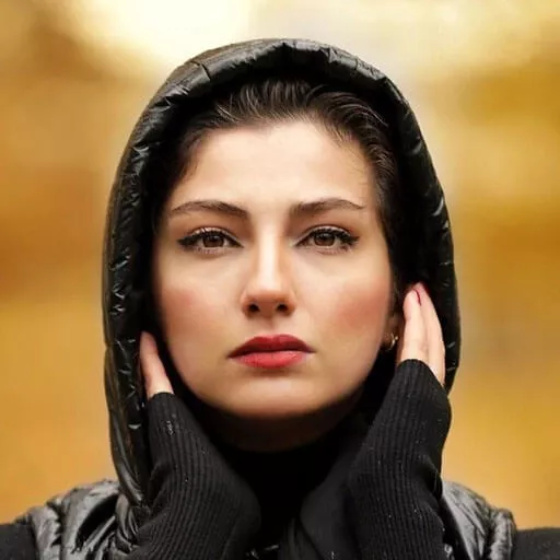 محیا دهقانی