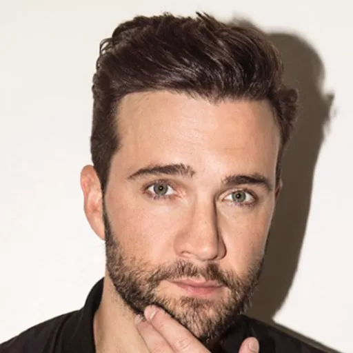 Gil McKinney