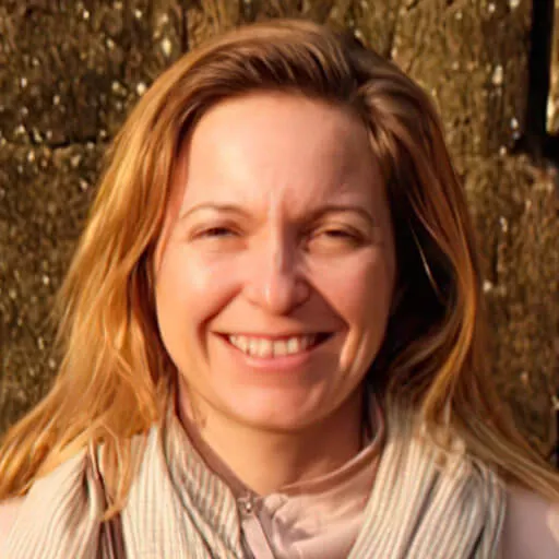 Julia Esteve