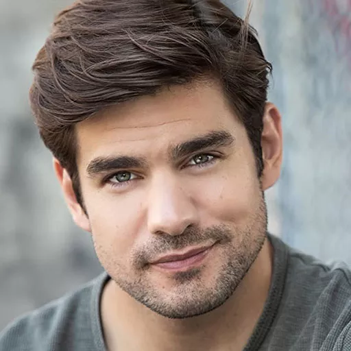 Alex Esola