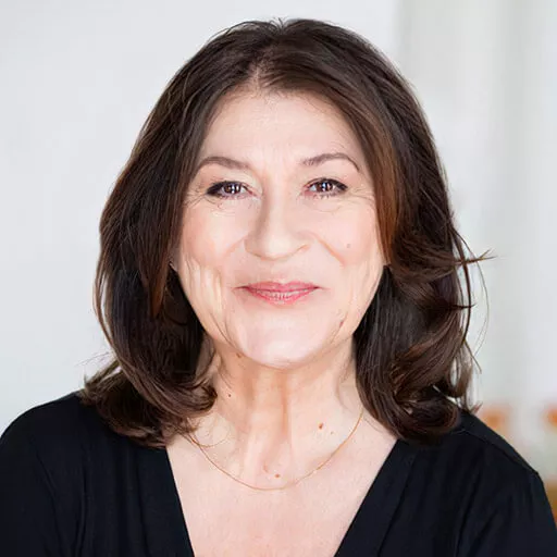 Eva Mattes