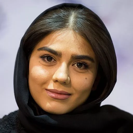 آزاده زارعی