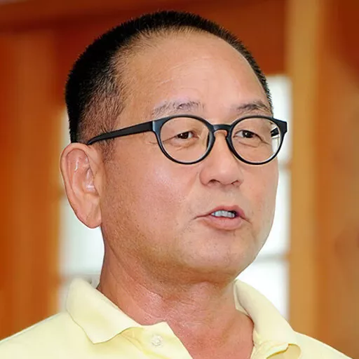 Kyung Jin Min