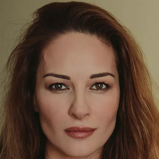 نینا گوگائوا